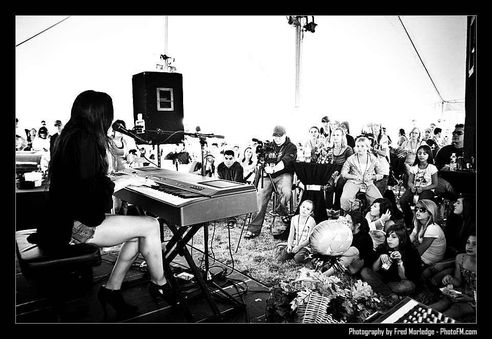 Vanessa Carlton - Bite of Las Vegas 2007 - Photography by Fred Morledge - PhotoFM.com - 021