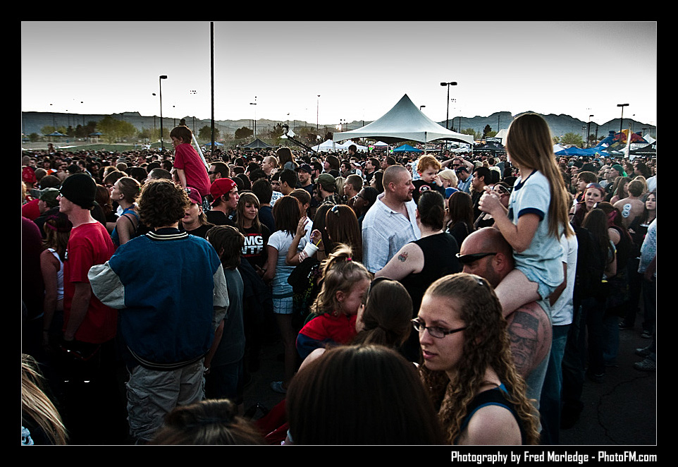 ExtremeThing2009TheCrowd_125
