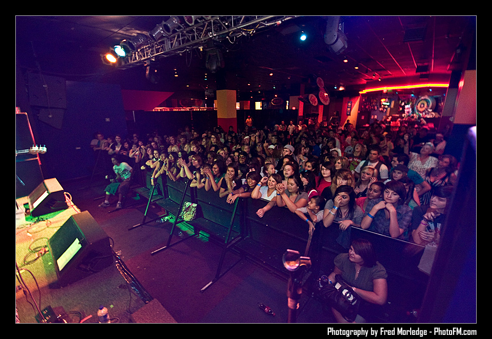 FacesInTheCrowd_FletchFarewellShowJillians_019