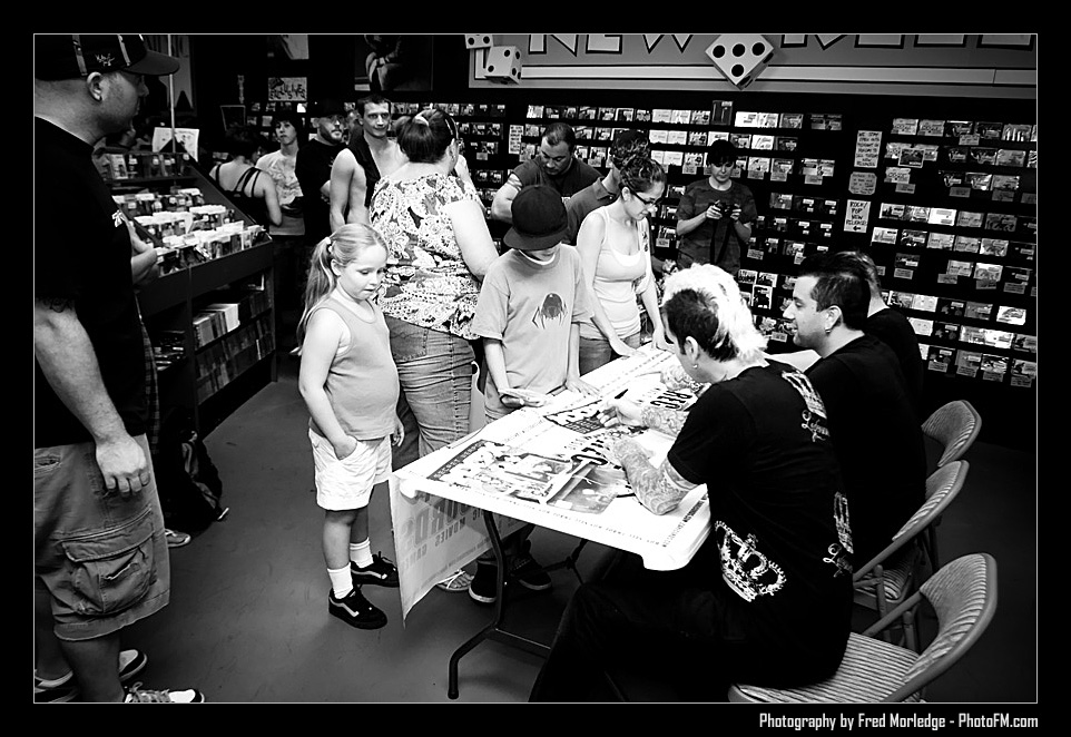 MxPx at Zia Records - July 22nd, 2007 -  Photography by PhotoFM.com - 030