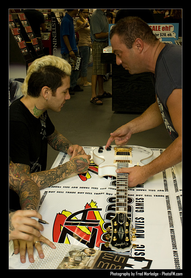 MxPx at Zia Records - July 22nd, 2007 -  Photography by PhotoFM.com - 044