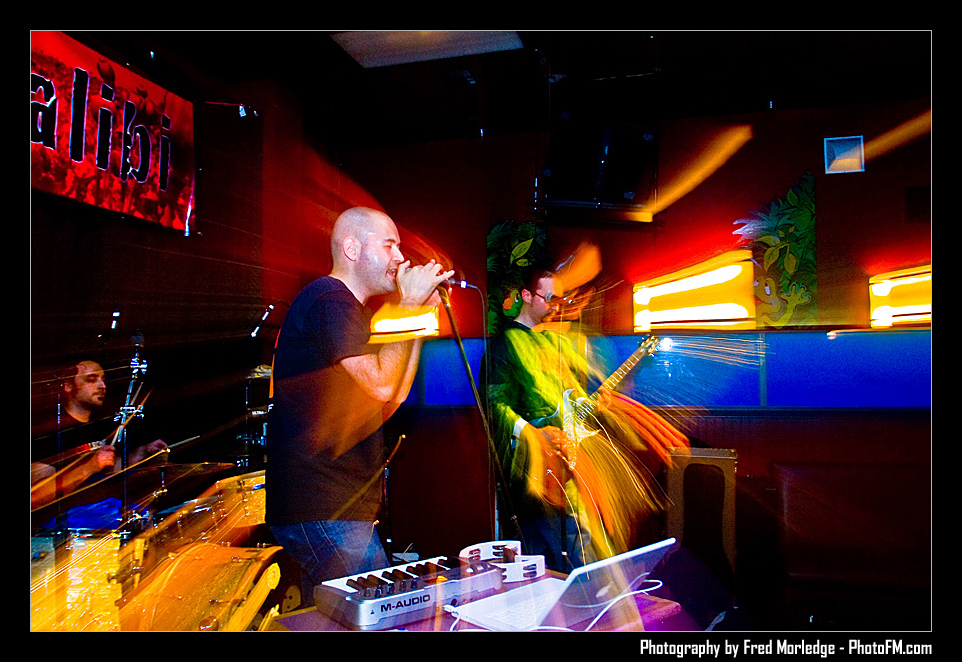 OpiumAlibiFreakinFrogCrowdPhotos_004