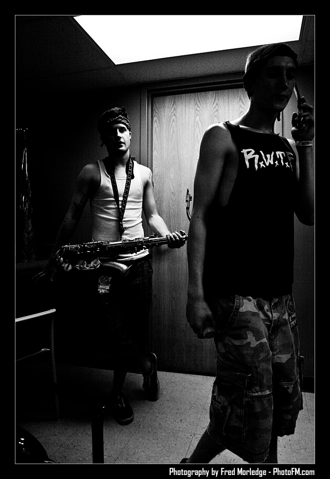 ReggaeInTheDesert2009OnePinShort028