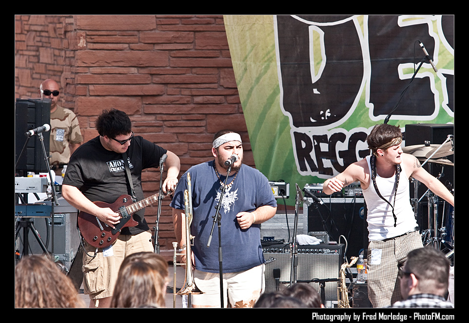 ReggaeInTheDesert2009OnePinShort086