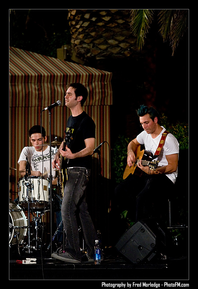 RockNRollWineMandalayBayBeach2008_039