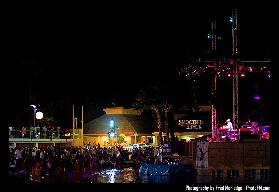 RockNRollWineMandalayBayBeach2008_054