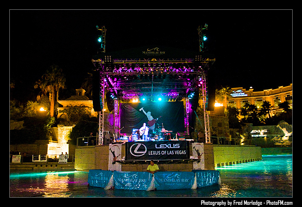RockNRollWineMandalayBayBeach2008_061