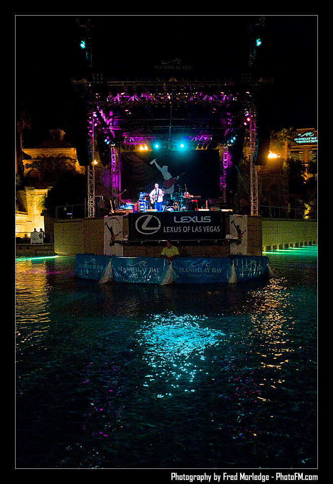 RockNRollWineMandalayBayBeach2008_062