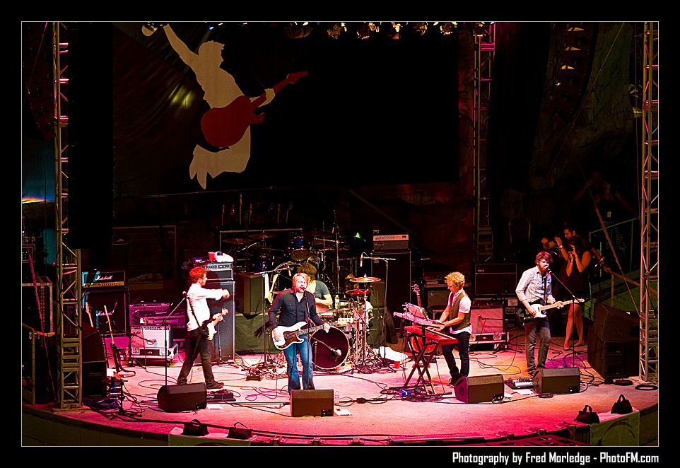 RockNRollWineMandalayBayBeach2008_106