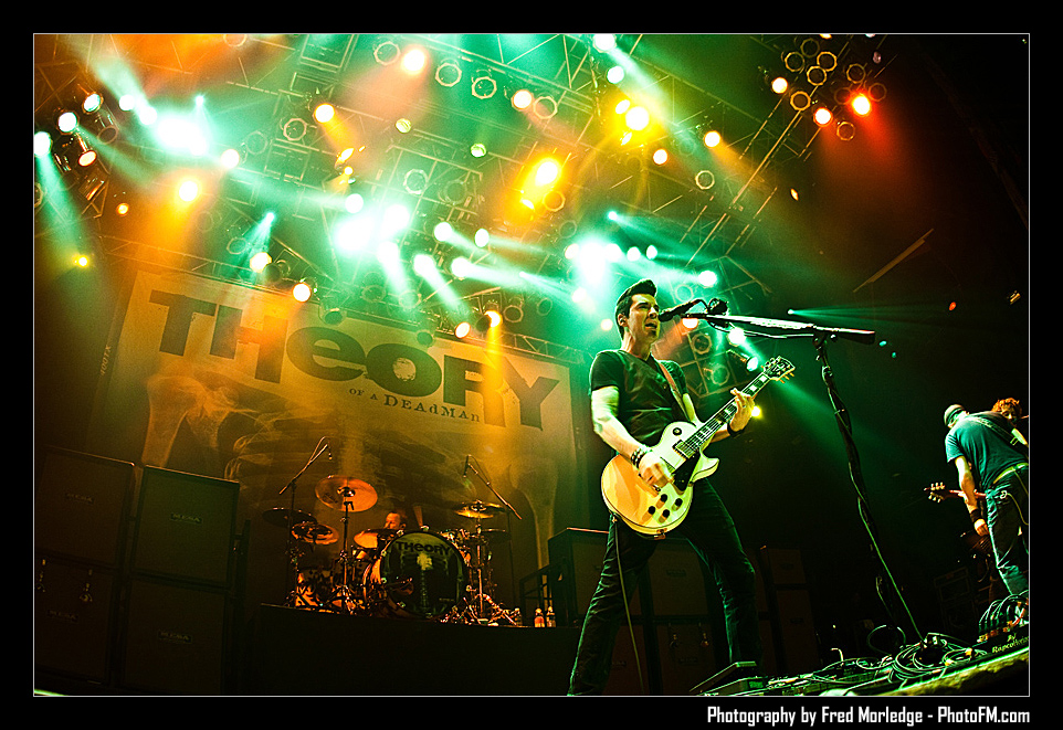HouseOfBluesTheoryOfADeadMan_002
