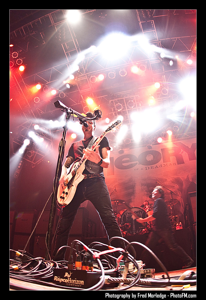 HouseOfBluesTheoryOfADeadMan_003