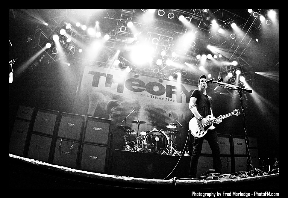 HouseOfBluesTheoryOfADeadMan_006