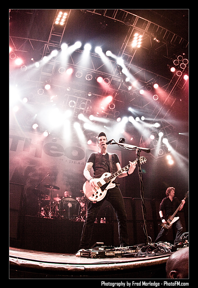 HouseOfBluesTheoryOfADeadMan_008
