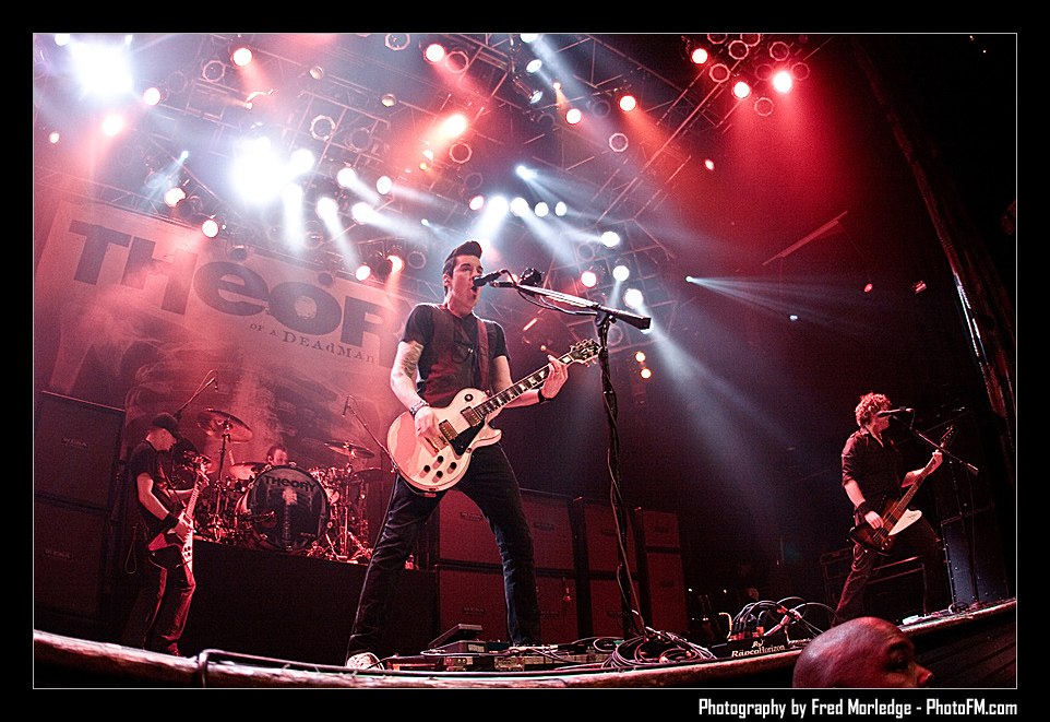 HouseOfBluesTheoryOfADeadMan_010