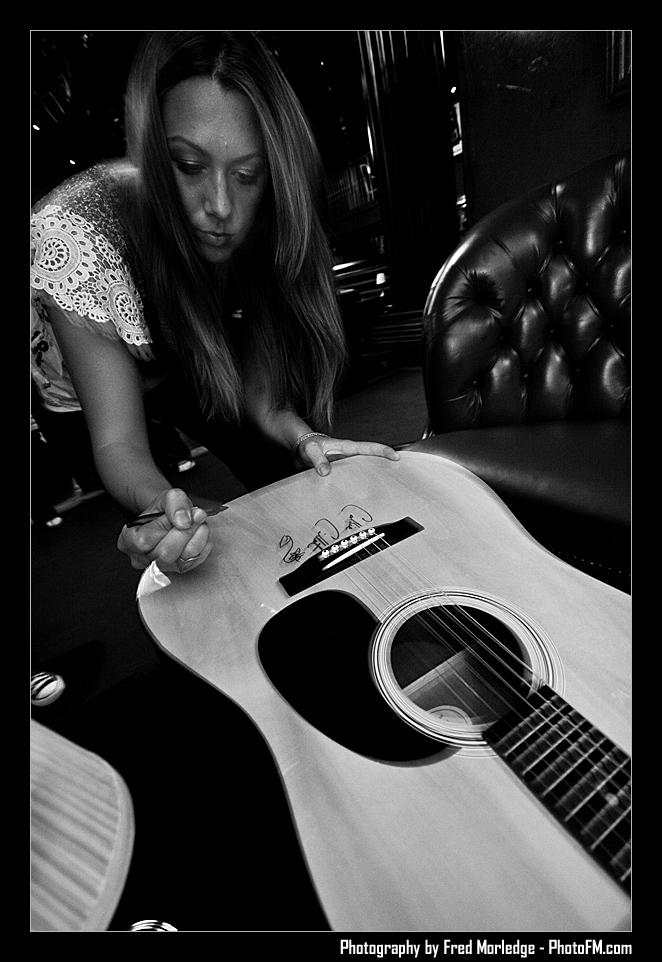ColbieCaillat_BodyEnglish_UndergroundLounge_052
