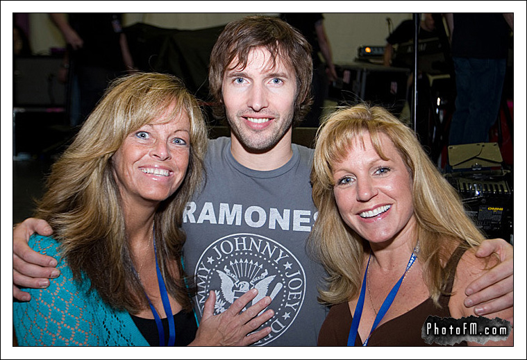 James Blunt Photos - Mix 94.1's Underground Lounge - Photos by PhotoFM - 63